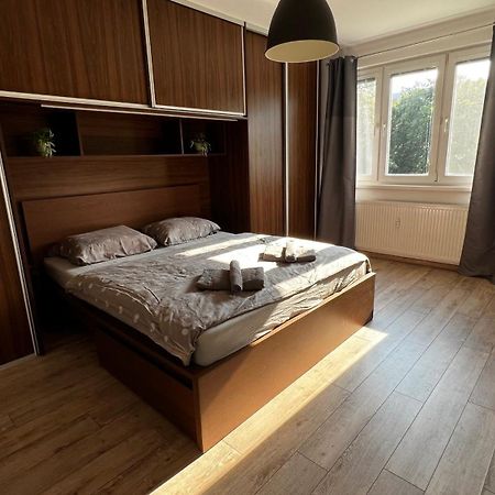 Industrial Apartment I 24Hr Self Check-In I Free Parking & Coffee Banská Bystrica Extérieur photo