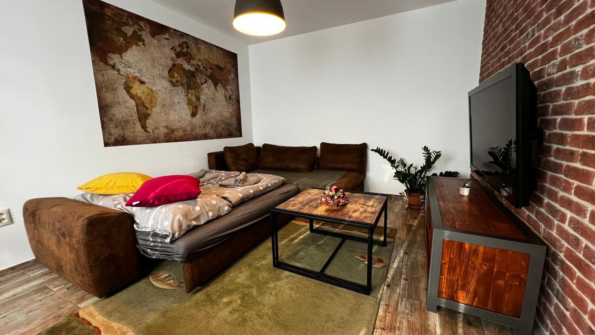 Industrial Apartment I 24Hr Self Check-In I Free Parking & Coffee Banská Bystrica Extérieur photo